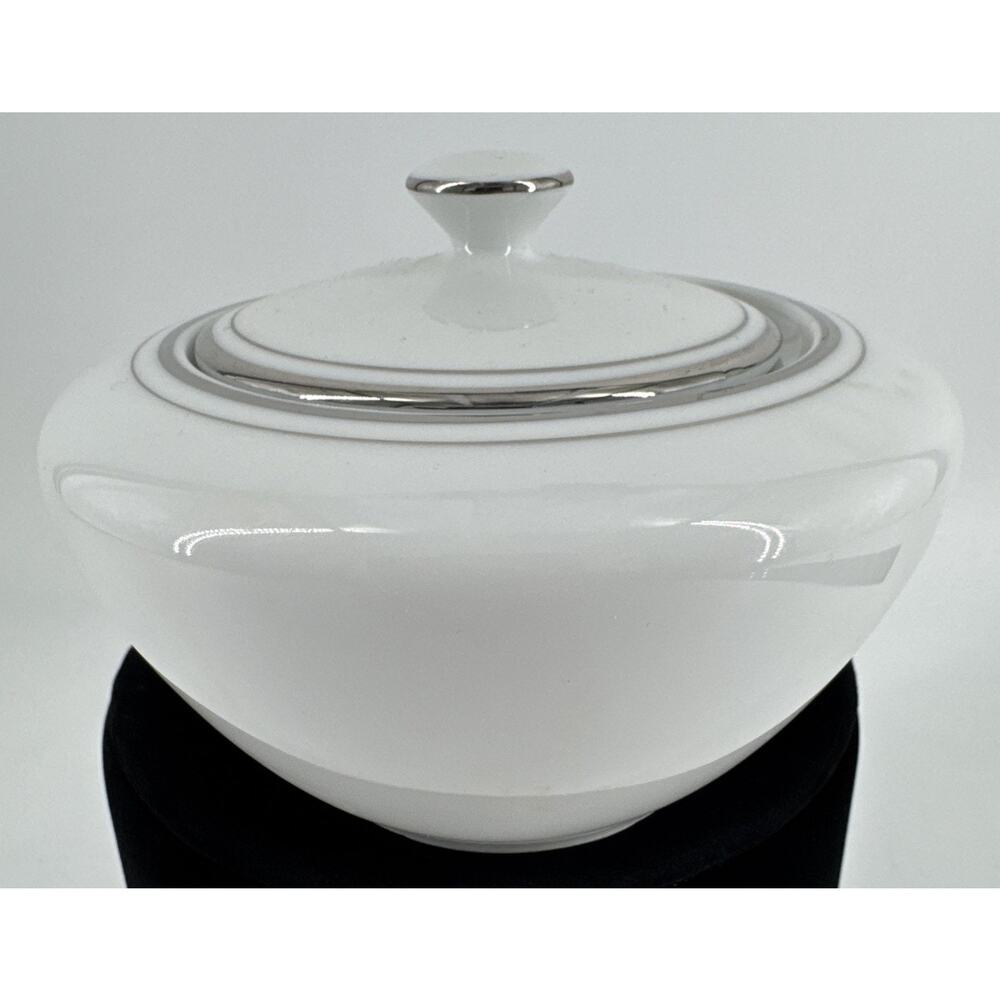 Covered Sugar Bowl Made in Japan Contour China with Platinum‎ Bands Candlelight